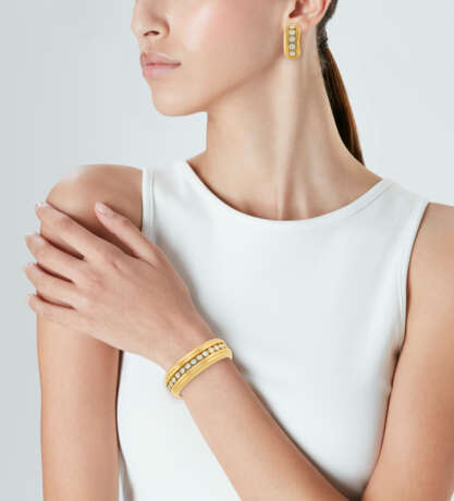 ANDREW CLUNN DIAMOND CUFF BRACELET AND UNSIGNED DIAMOND EARRINGS - photo 2