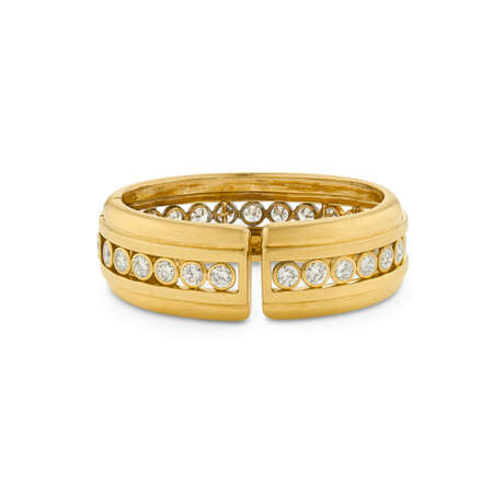 ANDREW CLUNN DIAMOND CUFF BRACELET AND UNSIGNED DIAMOND EARRINGS - photo 4