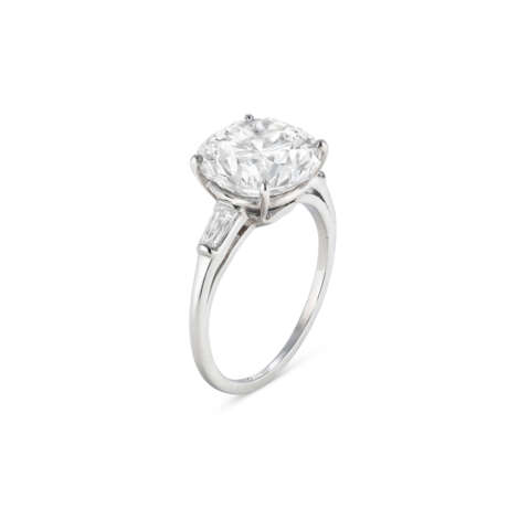 VAN CLEEF & ARPELS DIAMOND RING - photo 1
