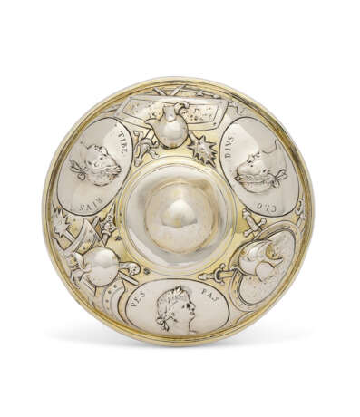 LARGE COUPE ET SON COUVERCLE ALLEMANDS EN ARGENT ET VERMEIL - фото 4