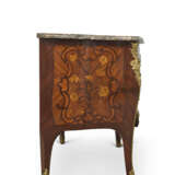 COMMODE D'ÉPOQUE LOUIS XV - photo 4