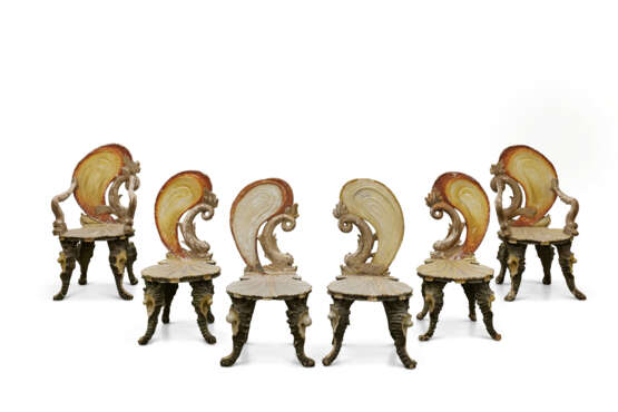ENSEMBLE DE QUATRE CHAISES ET DEUX FAUTEUILS DITS "DE GROTTE" - photo 1
