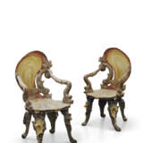 ENSEMBLE DE QUATRE CHAISES ET DEUX FAUTEUILS DITS "DE GROTTE" - photo 2