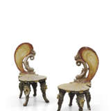 ENSEMBLE DE QUATRE CHAISES ET DEUX FAUTEUILS DITS "DE GROTTE" - photo 3