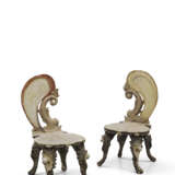 ENSEMBLE DE QUATRE CHAISES ET DEUX FAUTEUILS DITS "DE GROTTE" - photo 4