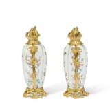 PAIRE D’AIGUIÈRES DE STYLE LOUIS XV - Foto 4