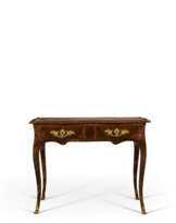 BUREAU PLAT D’ÉPOQUE LOUIS XV