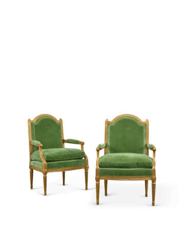 PAIRE DE FAUTEUILS À LA REINE D’ÉPOQUE LOUIS XVI - photo 2
