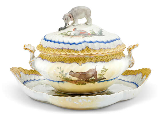 TERRINE COUVERTE ET PLATEAU OVALE EN PORCELAINE DE MEISSEN DU SERVICE JAPONAIS DE FRÉDÉRIC LE GRAND - photo 1