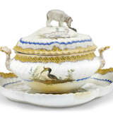 TERRINE COUVERTE ET PLATEAU OVALE EN PORCELAINE DE MEISSEN DU SERVICE JAPONAIS DE FRÉDÉRIC LE GRAND - photo 2