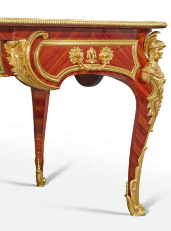 BUREAU PLAT DE STYLE LOUIS XV - photo 6