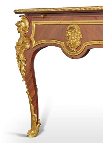 BUREAU PLAT DE STYLE LOUIS XV - photo 12