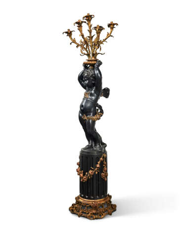 PAIRE DE TORCHÈRES À DÉCOR DE CHÉRUBINS - photo 7