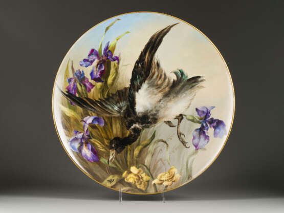 A LARGE PORCELAIN PLATTER SHOWING A BIRD - photo 1