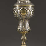 A VERY FINE SILVER-GILT CUP AND COVER - фото 1