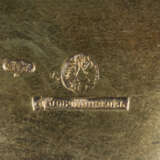 A VERY FINE AND LARGE SILVER-GILT KOVSH - фото 5