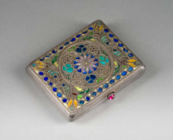 A SILVER AND CLOISONNÉ ENAMEL CIGARETTE CASE - photo 1