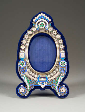 A SILVER AND CLOISONNÉ ENAMEL PHOTO FRAME - photo 1