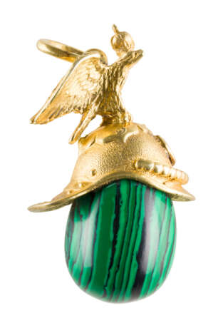 A SILVER-GILT AND MALACHITE EGG PENDANT IN THE FORM OF THE PARADE HELMET OF THE IMPERIAL - photo 2