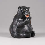 AN OBSIDIAN CARVING OF A SITTING BEAR - photo 2