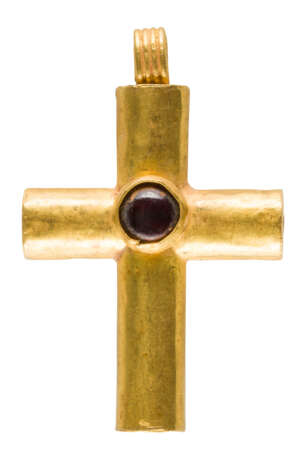 A BYZANTINE GOLD AND GARNET CROSS - photo 1