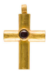 A BYZANTINE GOLD AND GARNET CROSS