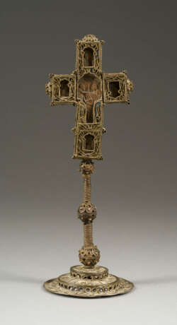 A FINE CARVED CRUCIFIX WITH DATED MOUNT - photo 1
