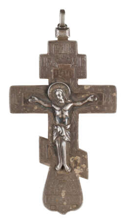 A SILVER PENDANT CROSS - photo 1