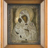 A SMALL ICON SHOWING THE VLADIMIRSKAYA MOTHER OF GOD WITH A SILVER-GILT AND FILIGREE OKLAD - photo 1