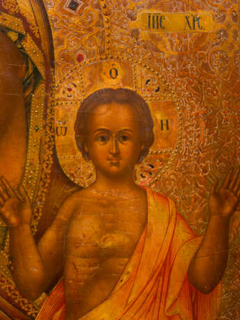 A MONUMENTAL AND FINE ICON SHOWING THE MOTHER OF GOD 'OF UNEXPECTED JOY' - photo 3