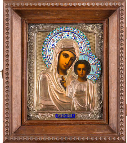 A SMALL ICON SHOWING THE KAZANSKAYA MOTHER OF GOD WITH A SILVER-GILT AND CLOISONNÉ ENAMEL - photo 1