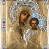 A SMALL ICON SHOWING THE KAZANSKAYA MOTHER OF GOD WITH A SILVER-GILT AND CLOISONNÉ ENAMEL - фото 1
