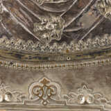 A MONUMENTAL ICON SHOWING THE MANDYLION WITH A SILVER AND METAL OKLAD - photo 2