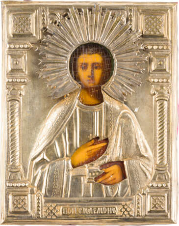 A SMALL ICON SHOWING ST. PANTELEIMON WITH OKLAD - фото 1