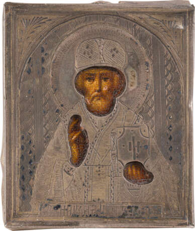 A BREAST ICON OF ST. NICHOLAS OF MYRA WITH A SILVER OKLAD - photo 1