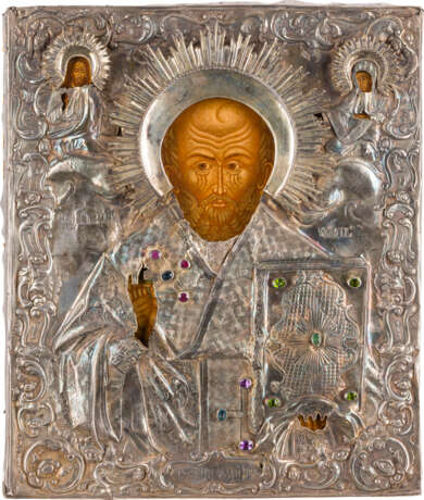 AN ICON SHOWING ST. NICHOLAS OF MYRA WITH A SILVER-GILT OKLAD - фото 1