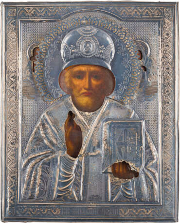 TWO SMALL ICONS WITH OKLAD: CHRIST PANTOKRATOR AND ST. NICHOLAS OF MYRA - photo 3