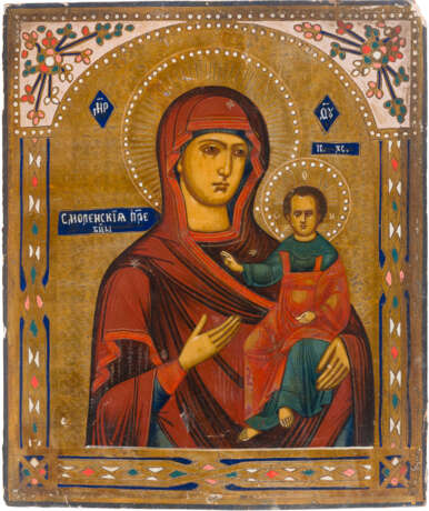 TWO ICONS: THE MOTHER OF GOD OF SMOLENSK AND AN ICON SHOWING EIGHT SELECTED SAINTS - photo 2