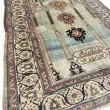 A SILK HERIZ PRAYER RUG - photo 6