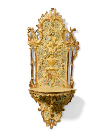 A GILT AND PAINTED WOOD TURBAN STAND (KAVUKLUK) - Foto 1