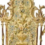 A GILT AND PAINTED WOOD TURBAN STAND (KAVUKLUK) - Foto 3