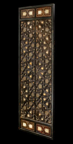 AN IVORY AND EBONY-INLAID WOODEN PANEL - фото 4