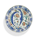 AN IZNIK POTTERY DISH - photo 1