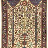 A SAROUK PRAYER RUG - Foto 1