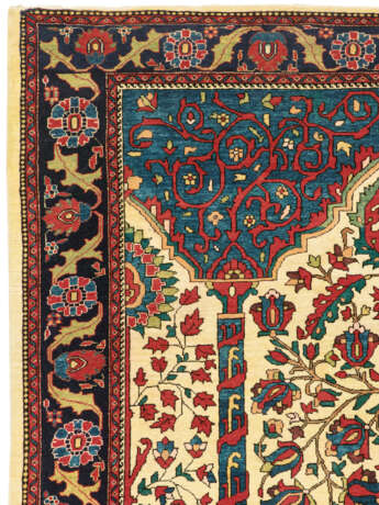 A SAROUK PRAYER RUG - Foto 4