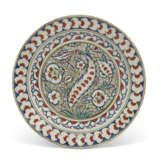 AN IZNIK POTTERY DISH - photo 1