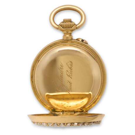 A DIAMOND-SET ENAMELLED MINIATURE POCKET WATCH - Foto 4