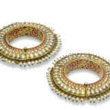 A PAIR OF GEM-SET ENAMELLED GOLD BANGLES - photo 1