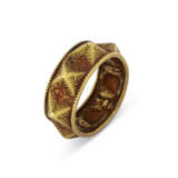 A GEM-SET AND ENAMELLED GOLD BRACELET - photo 3