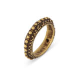 A GEM-SET AND ENAMELLED GOLD BRACELET - photo 7